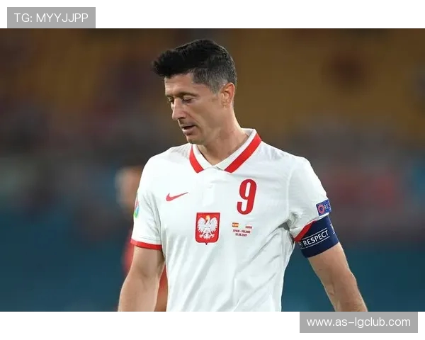 以罗伯逊为核心展现微信头像独特足球魅力与多彩个性风采表现